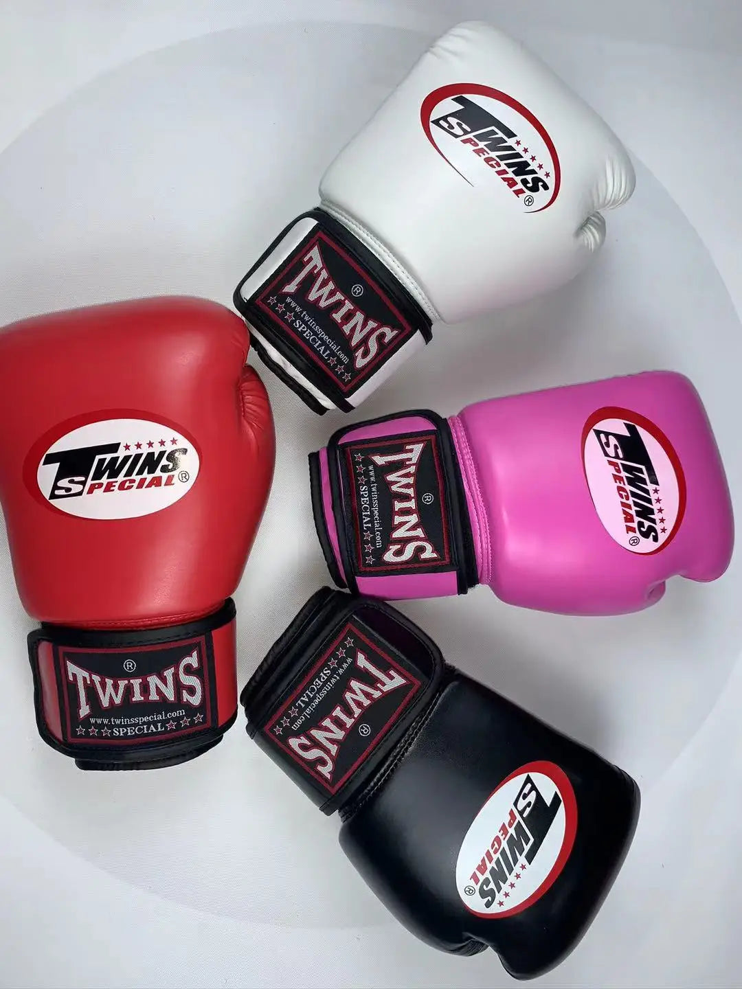 Professional Boxing Gloves Fighting Muay Thai Sanda Punching Glove for Men and Women Training MMA Gloves Boxing Equipment