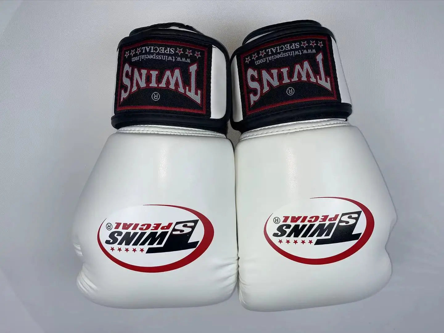 Professional Boxing Gloves Fighting Muay Thai Sanda Punching Glove for Men and Women Training MMA Gloves Boxing Equipment